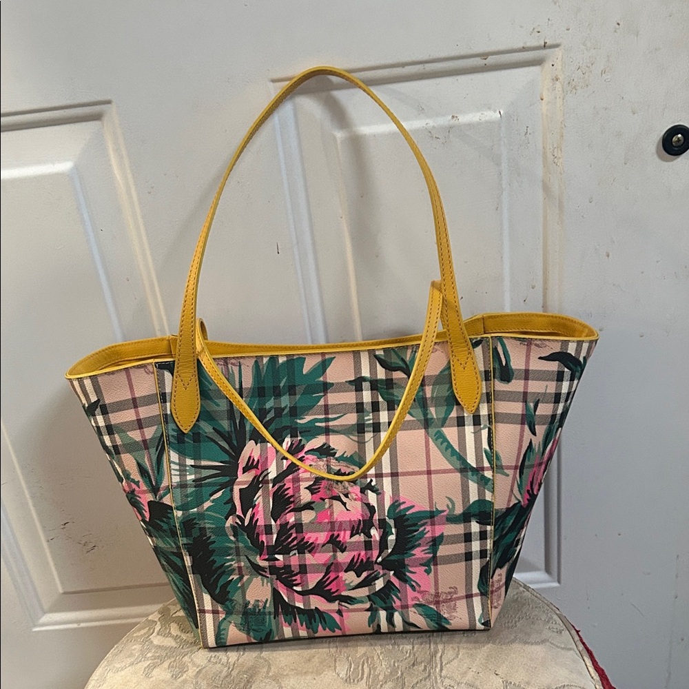 BURBERRY women's designer YELLOW/PEWTER Floral Plaid Trim Tote/Shoul Bag-NEW